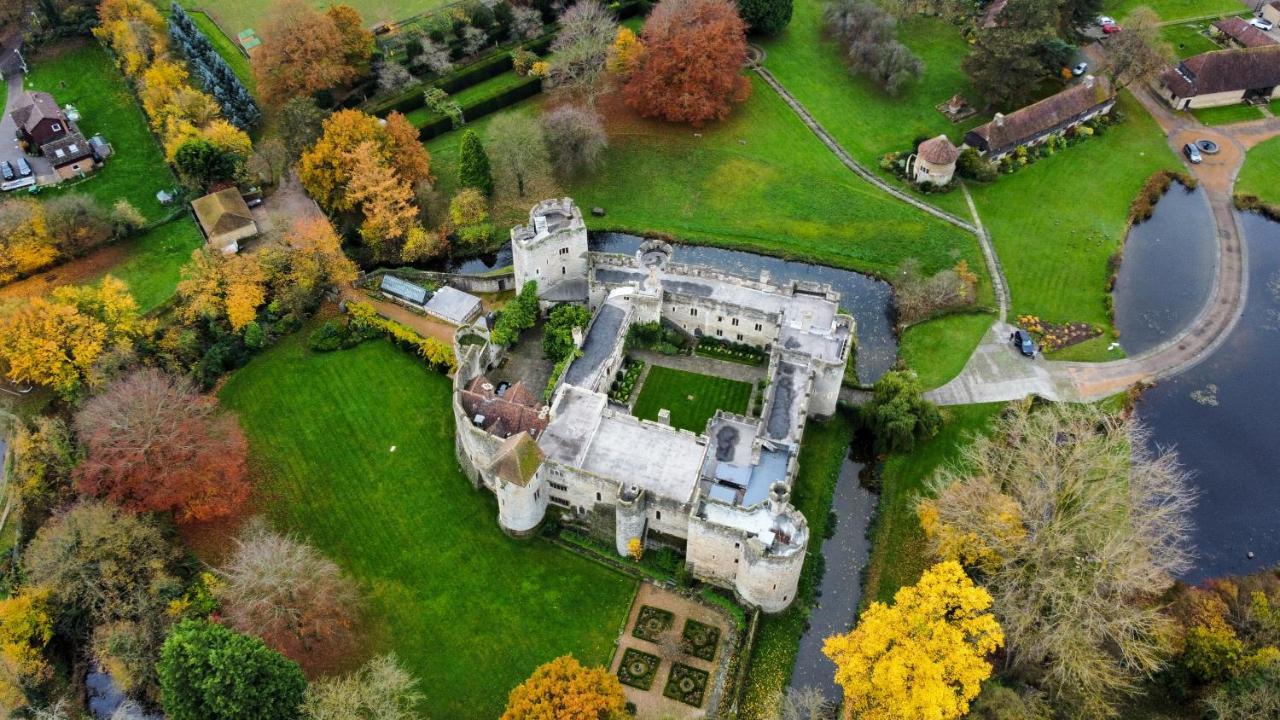 Апартаменты Lady Florence, Maidstone A Unique River Boat With Castle Views Экстерьер фото